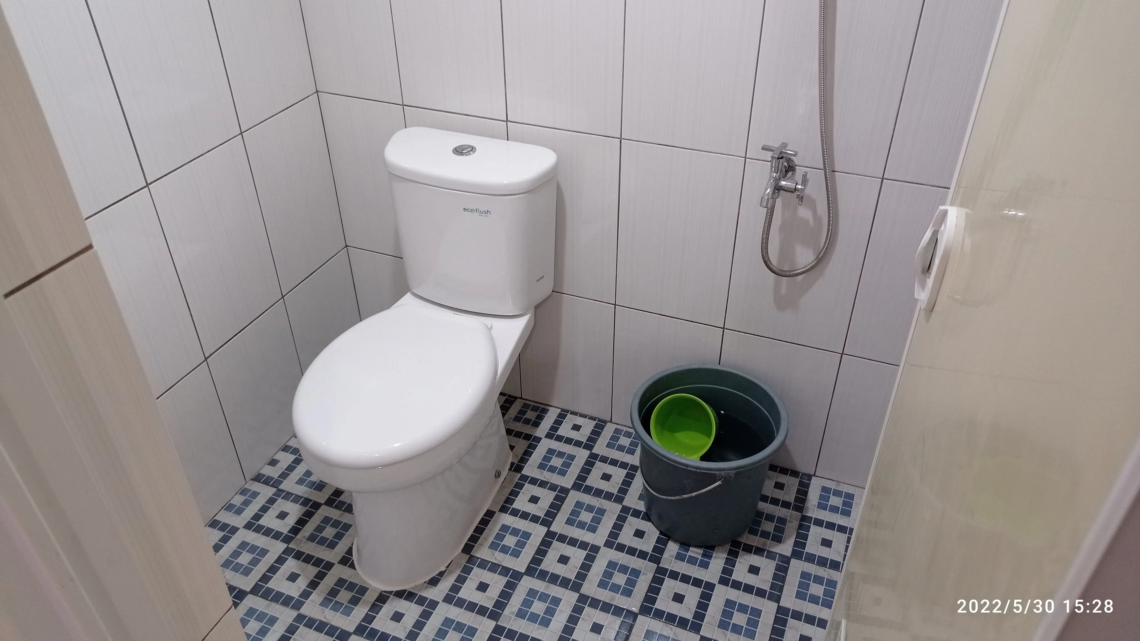 Foto Kamar M (Superior or Economy Room)  Kost Surabaya